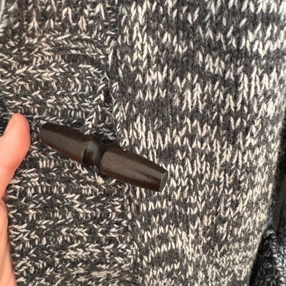 Women’s Roots Gray Chunky Knit Cardigan Wool Sweater - Picture 5 of 8